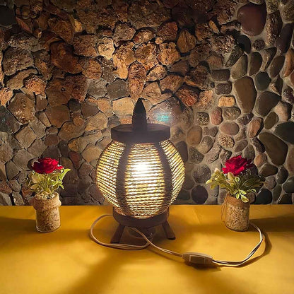 Round Straw Table Lamp with Lemon Wood Base – Handwoven Natural Lighting