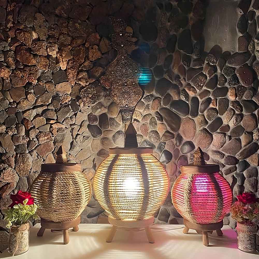 Round Straw Table Lamp with Lemon Wood Base – Handwoven Natural Lighting