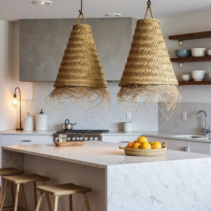 Handwoven Straw Pendant Light – Artisanal Natural Fiber Lamp Shade