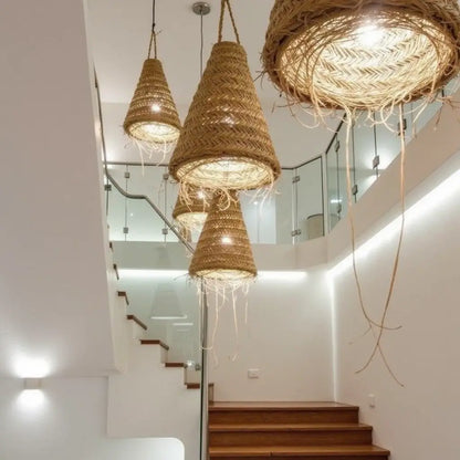 Handwoven Straw Pendant Light – Artisanal Natural Fiber Lamp Shade
